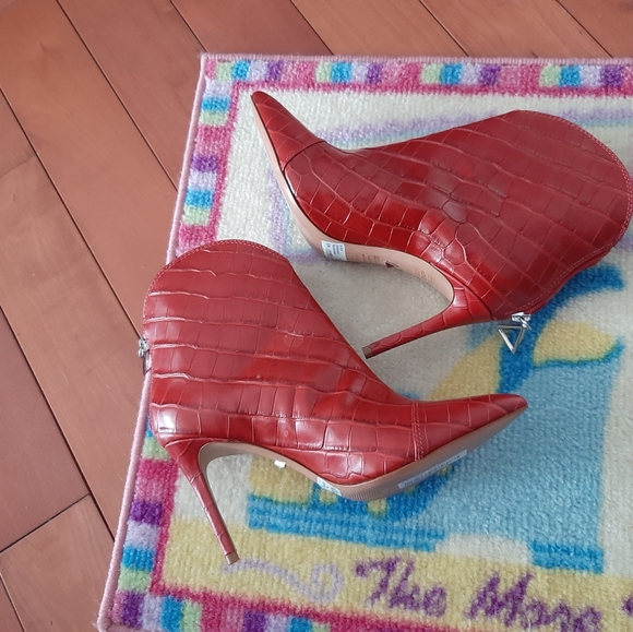 Red Boots - Picture 4 of 4